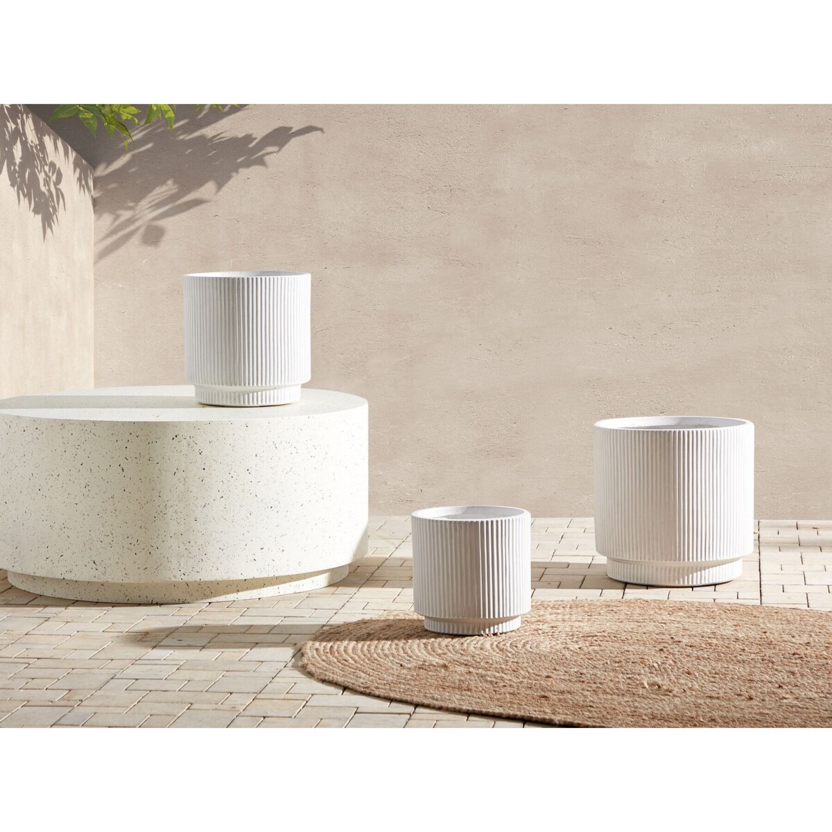 Doniczka ⌀ 37 cm złamana biel DARIA