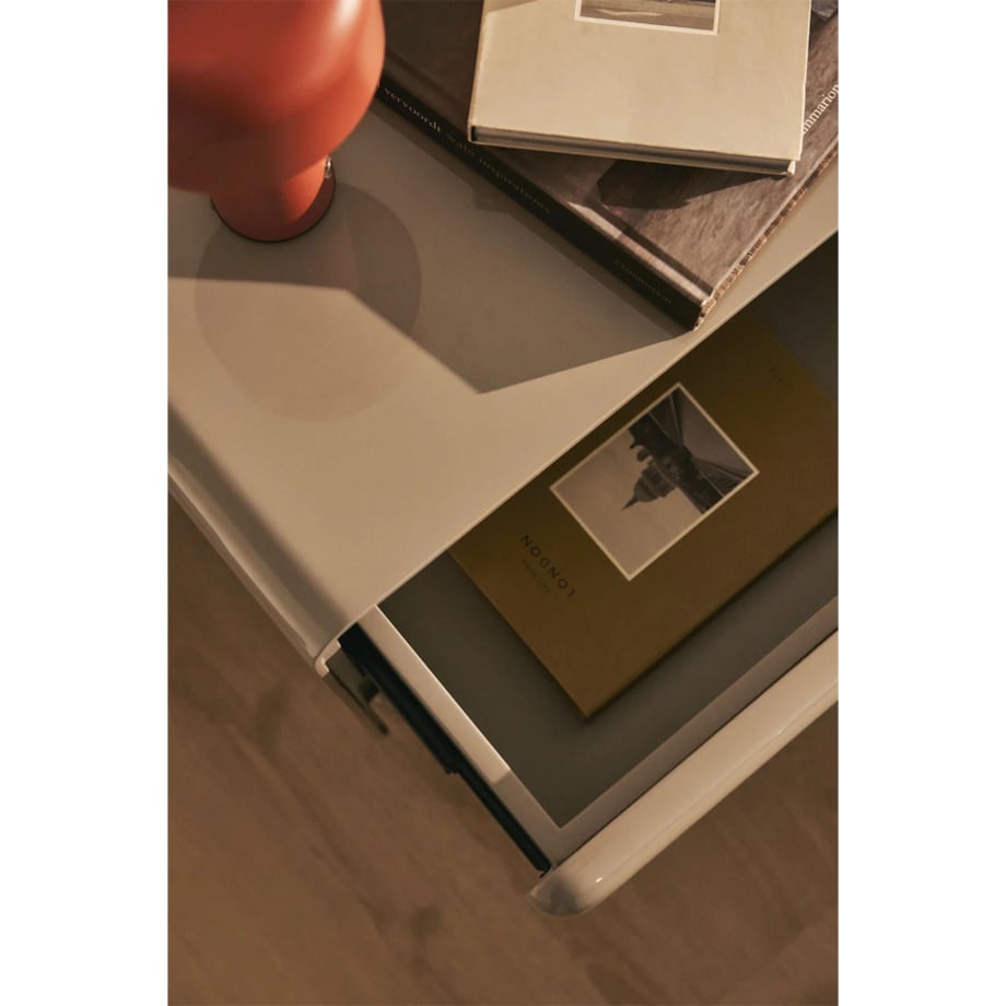 Szafka nocna 50x40 cm z dwoma szufladami z MDF Sheila, kawa z mlekiem