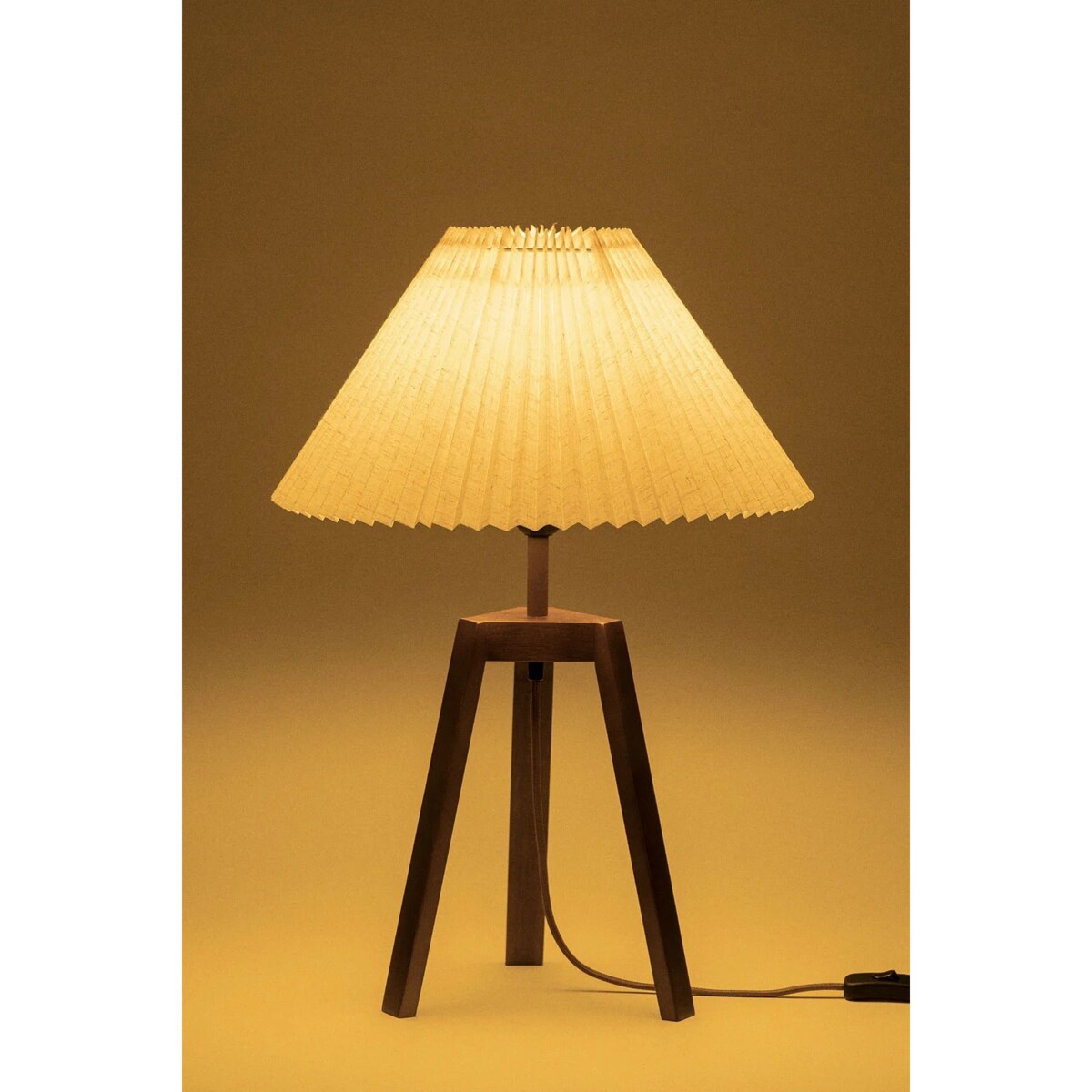 Lampa stołowa na trójnogu Plisse 60 cm