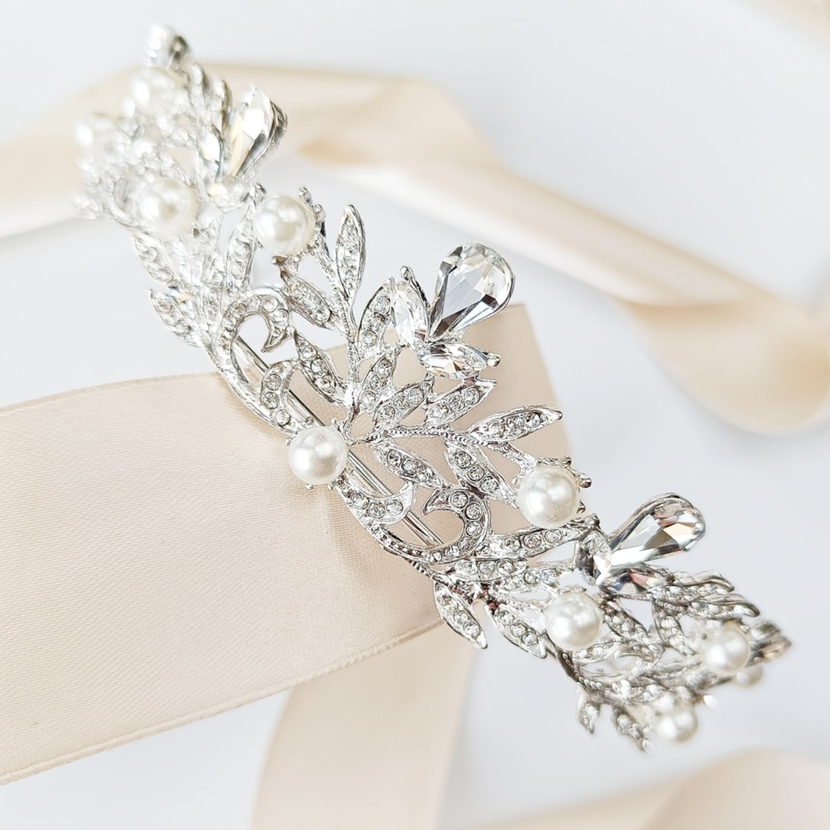 DIADEM tiara korona srebrna ŚLUBNA błyszcząca z perłami cyrkoniami