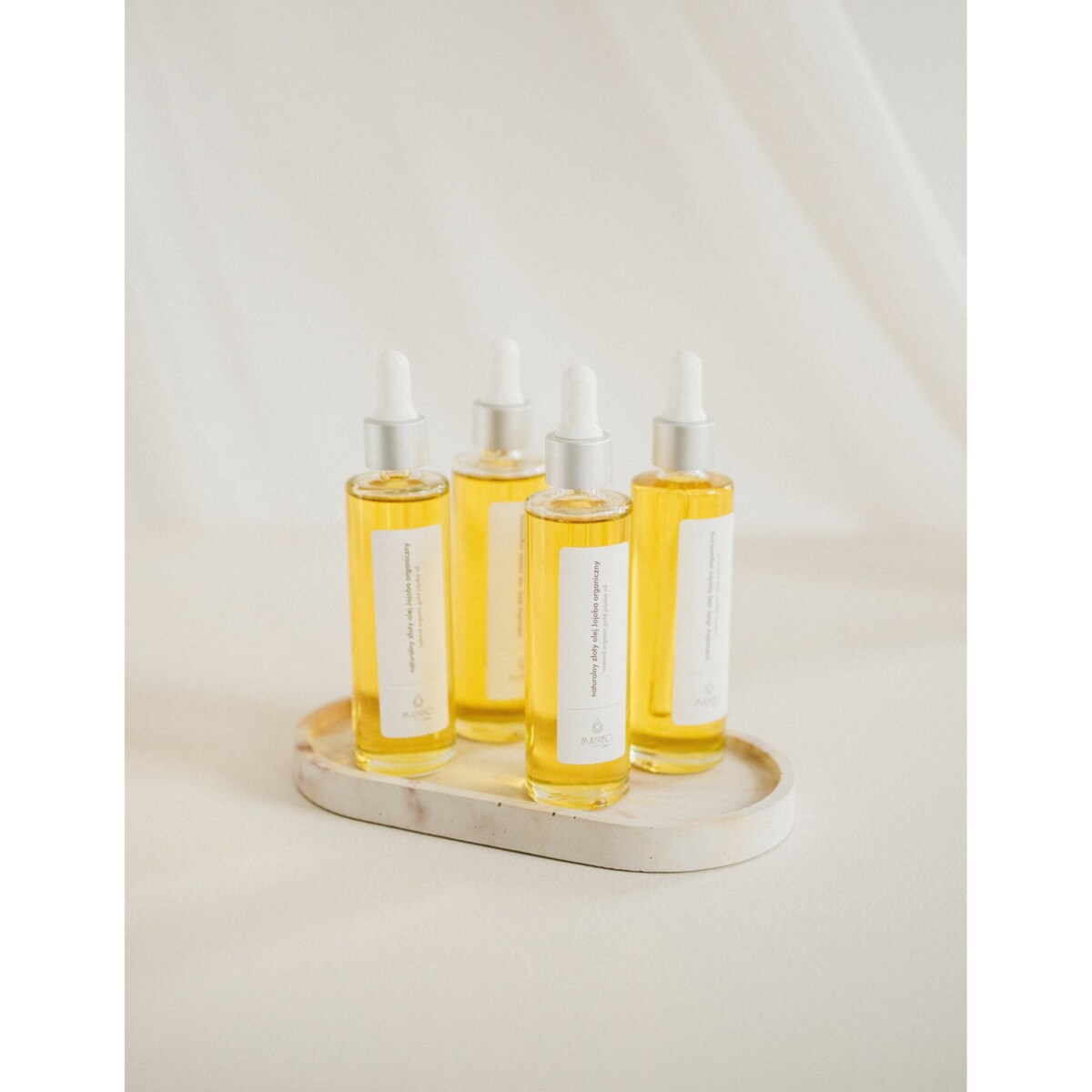 Naturalny złoty olej Jojoba organiczny