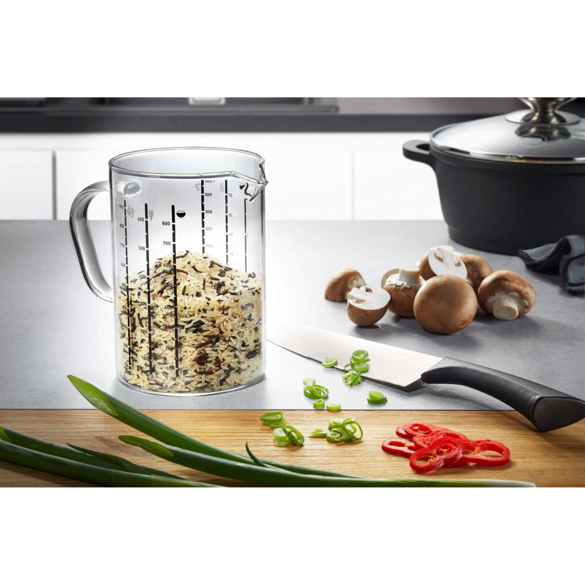 Dzbanek z miarką METI 1 ltr