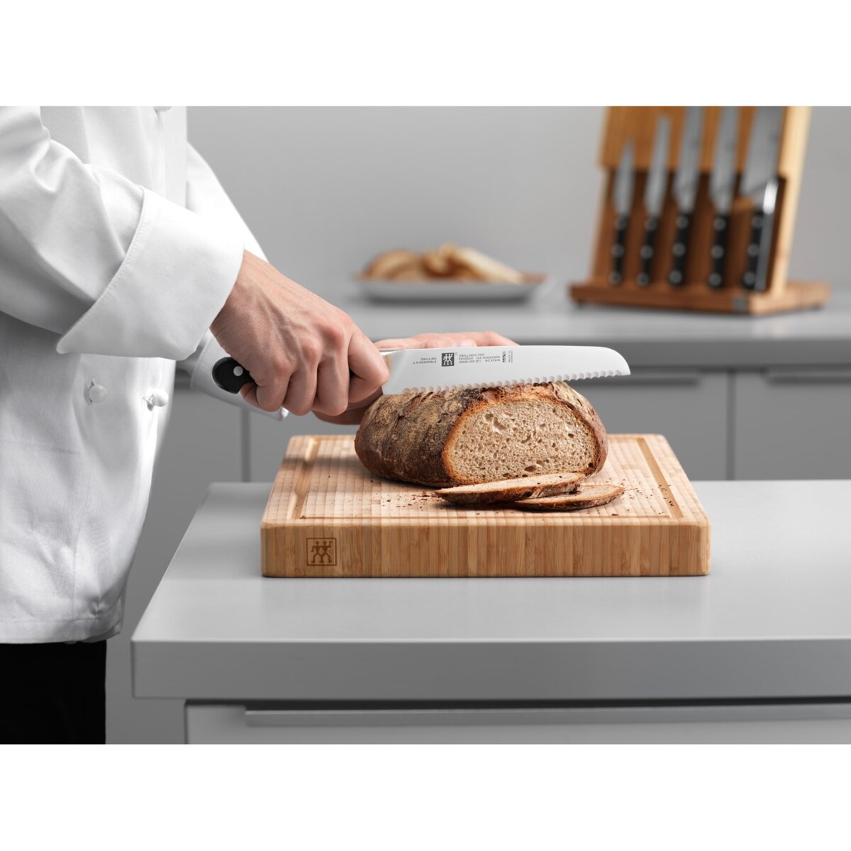 Nóż do pieczywa Zwilling Pro - 20 cm