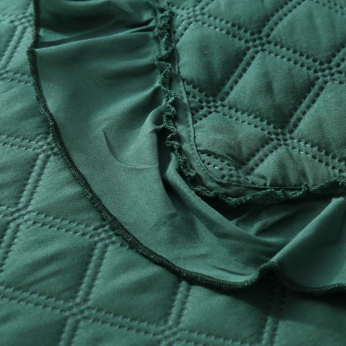 Narzuta Pikowana z Falbanką Butelkowa Zieleń 240 x 220 Duża XXL Uniwersalna