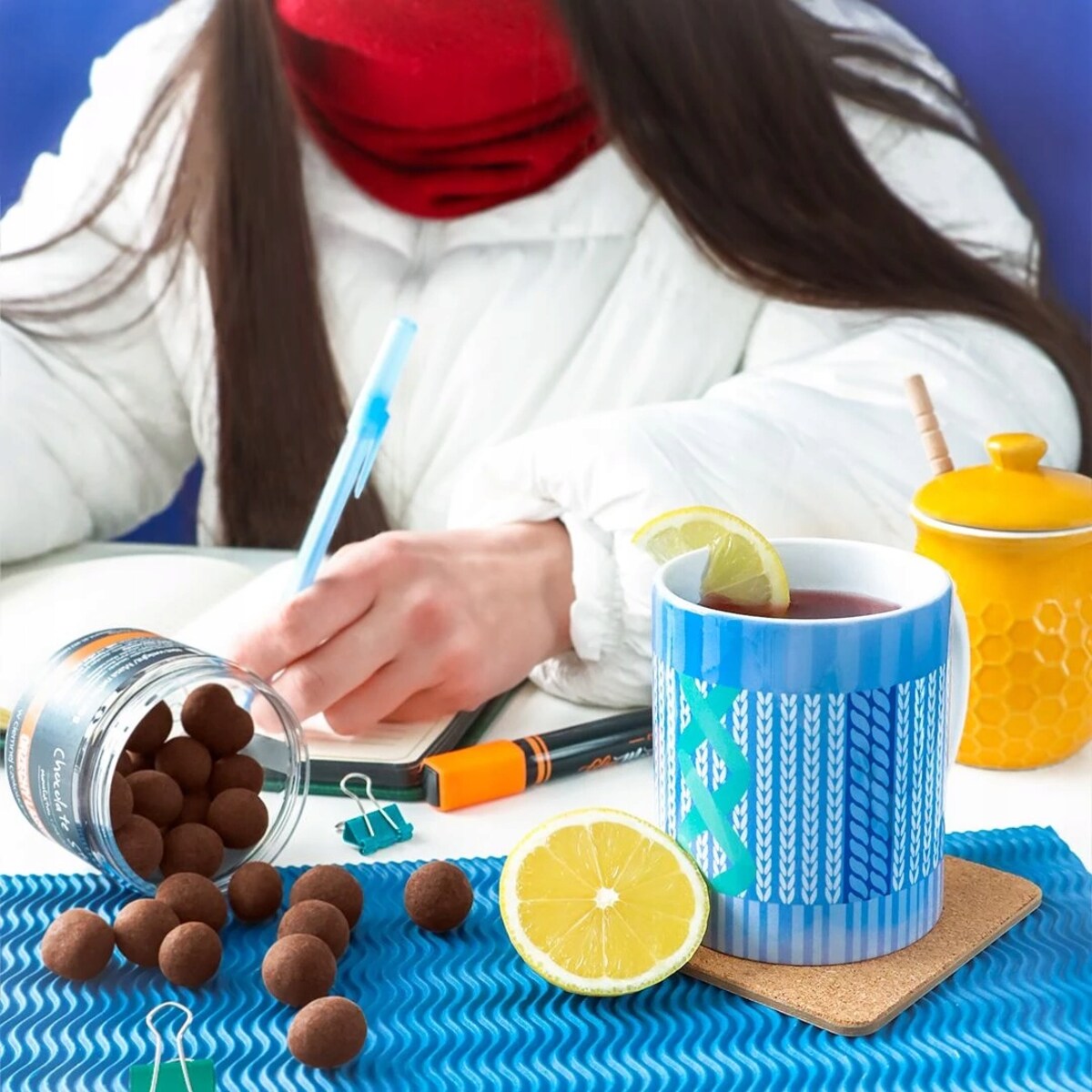 ŚWIĄTECZNY ZESTAW PREZENTOWY KUBEK NA KAWĘ HERBATĘ + SKARPETKI - PREZENT UPOMINEK NA MIKOŁAJA ŚWIĘTA GWIAZDKĘ BOŻE NARODZENIE POD CHOINKĘ DLA KOBIETY FACETA