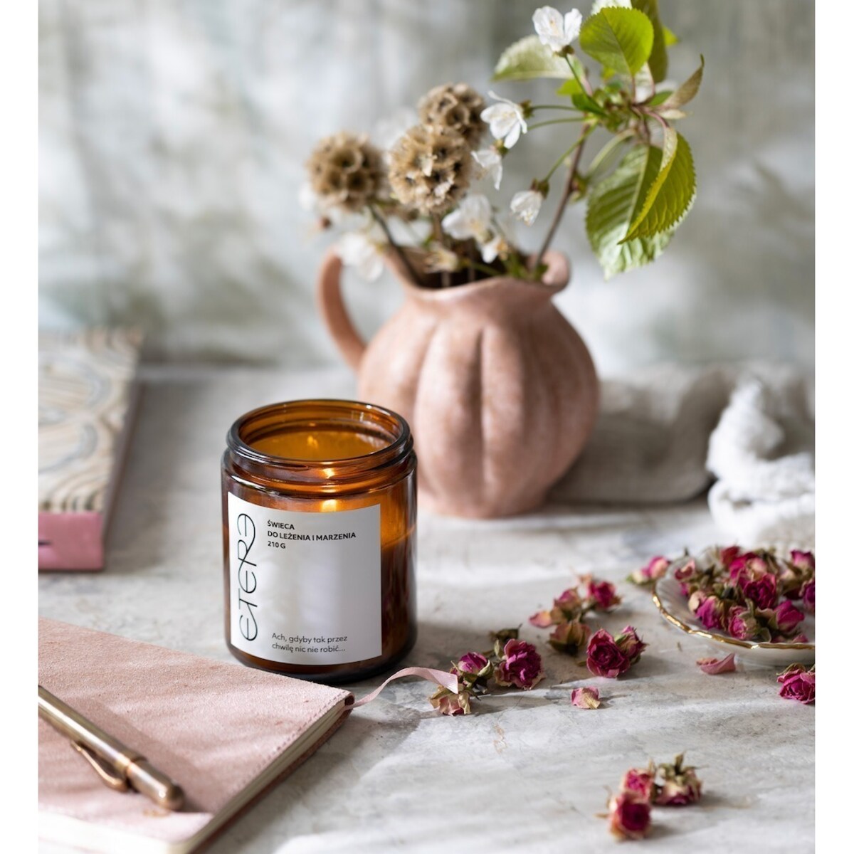 Świeca do leżenia i marzenia