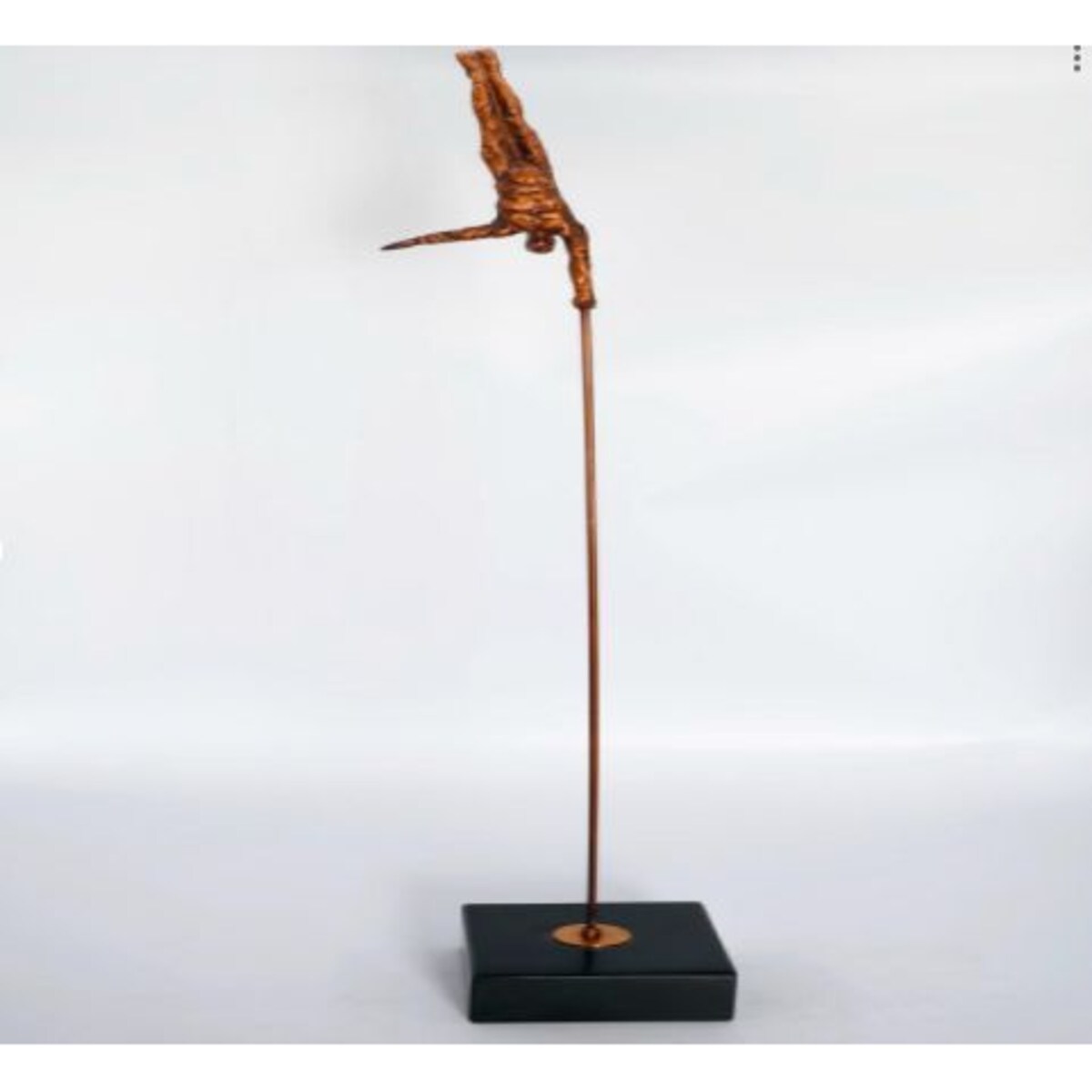 FIGURKA DEKORACYJNA ATLETTO