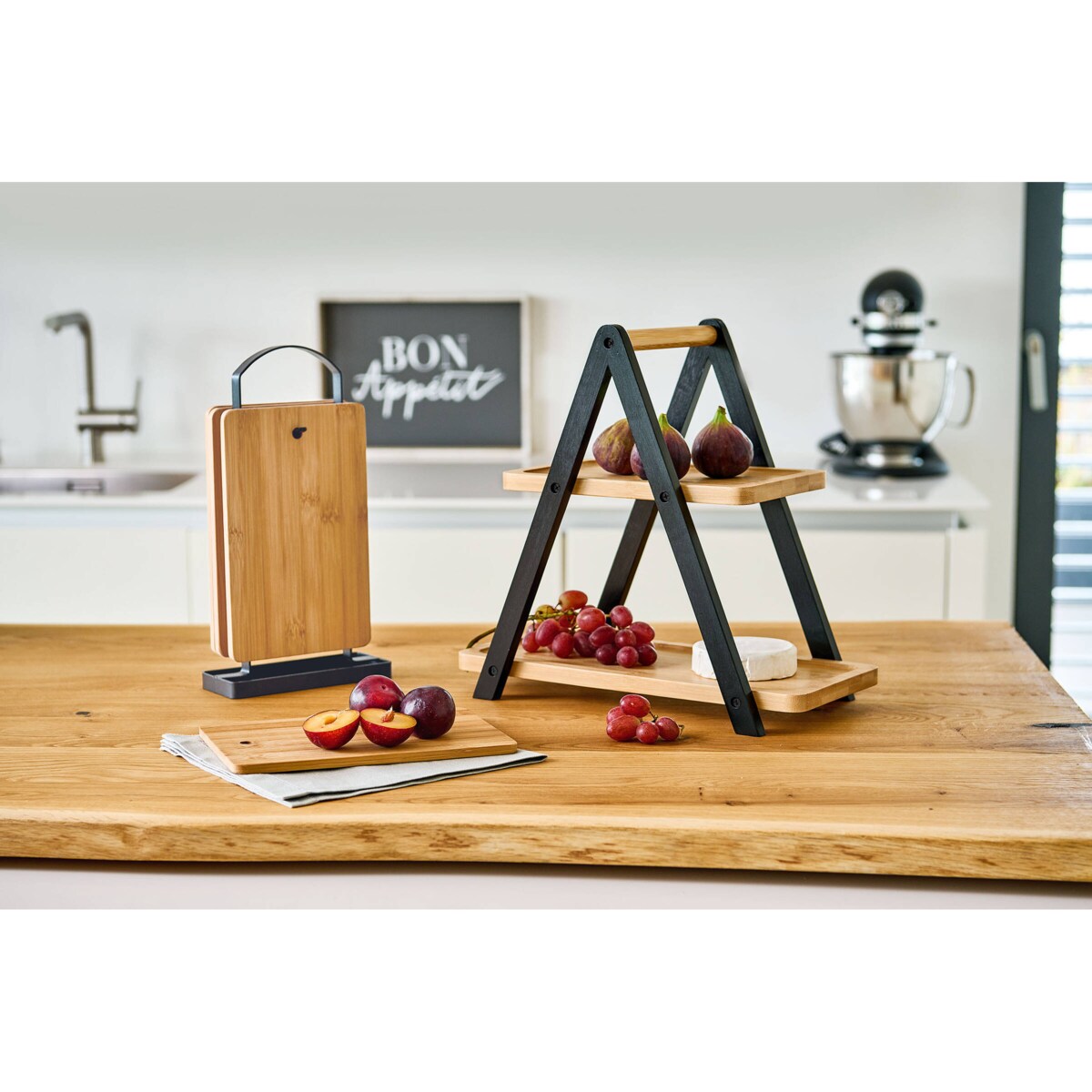 Piętrowa taca do serwowania z praktycznym uchwytem