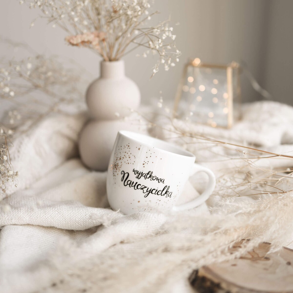 Biały kubek porcelanowy 300 ml - napis wyjątkowa nauczycielka na dzień nauczyciela dla nauczycielki