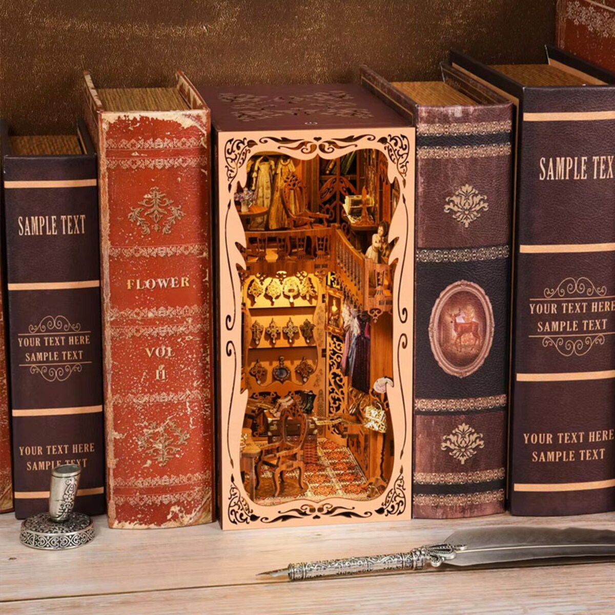 Miniaturowy domek Book Nook - Królewska garderoba