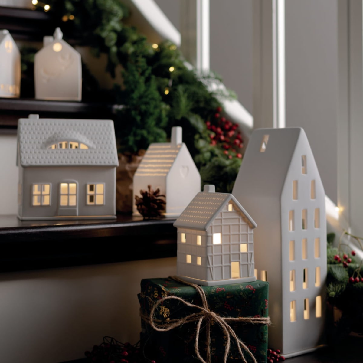 Lampion domek z poddaszem