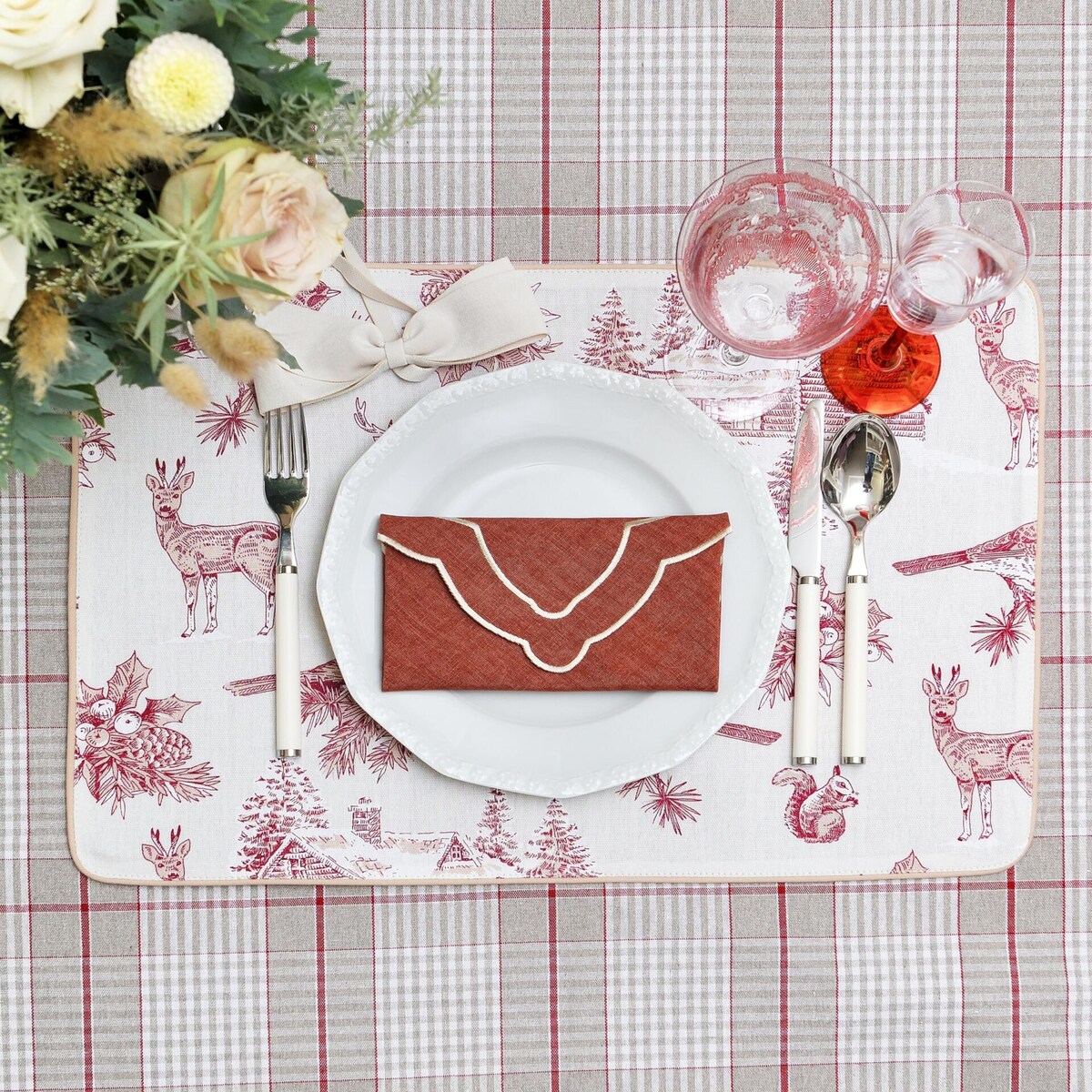 Obrus Glen Check okrągły - Średnica ok. ⌀ 140 cm - idealny dla 4 osób