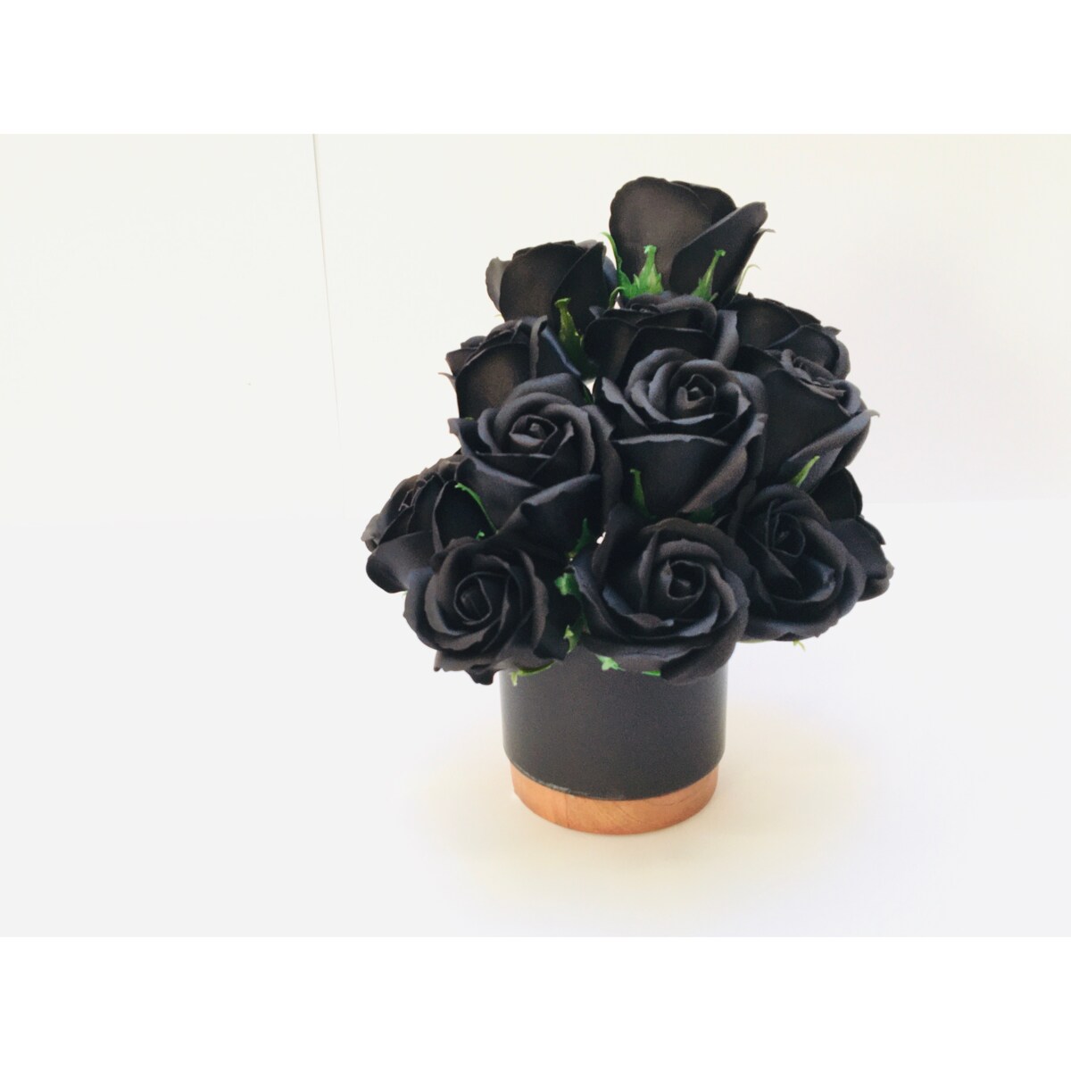 BUKIET CZARNE MYDLANE WIECZNE RÓŻE na smutek żal pamiętamy dekoracja box