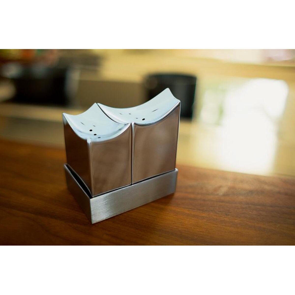 Solniczka i pieprzniczka ELBHARMONIE - stal połysk, 9x5,5x7,5 cm