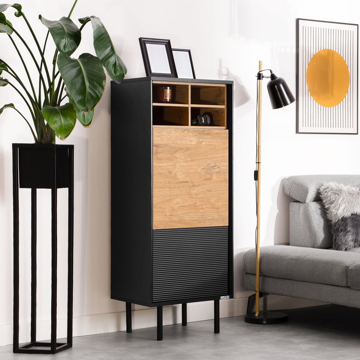 KONSIMO LOFTY Regał z czarnym ryflowaniem