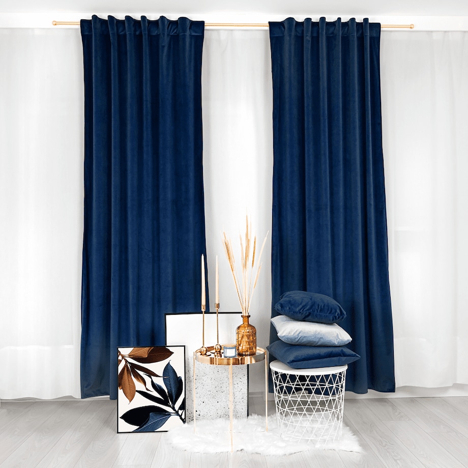 Welurowa zasłona w kolorze granatowym 140x270cm