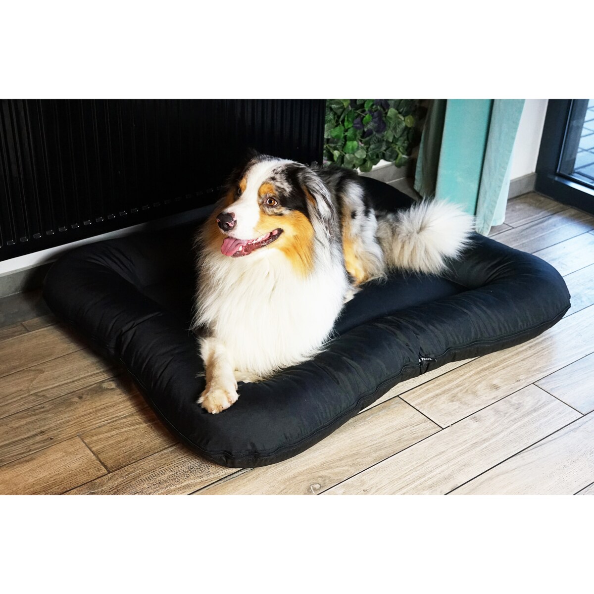 Wodoodporny materac dla psa ponton KLEO, 90x70 cm, Czarny