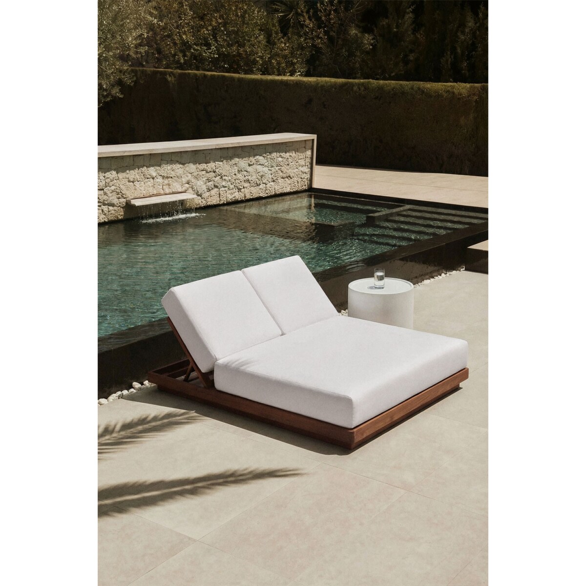 Podwójna leżanka rozkładana z drewna akacjowego Lecia