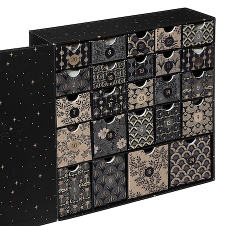 Kalendarz adwentowy z 24 świeczkami