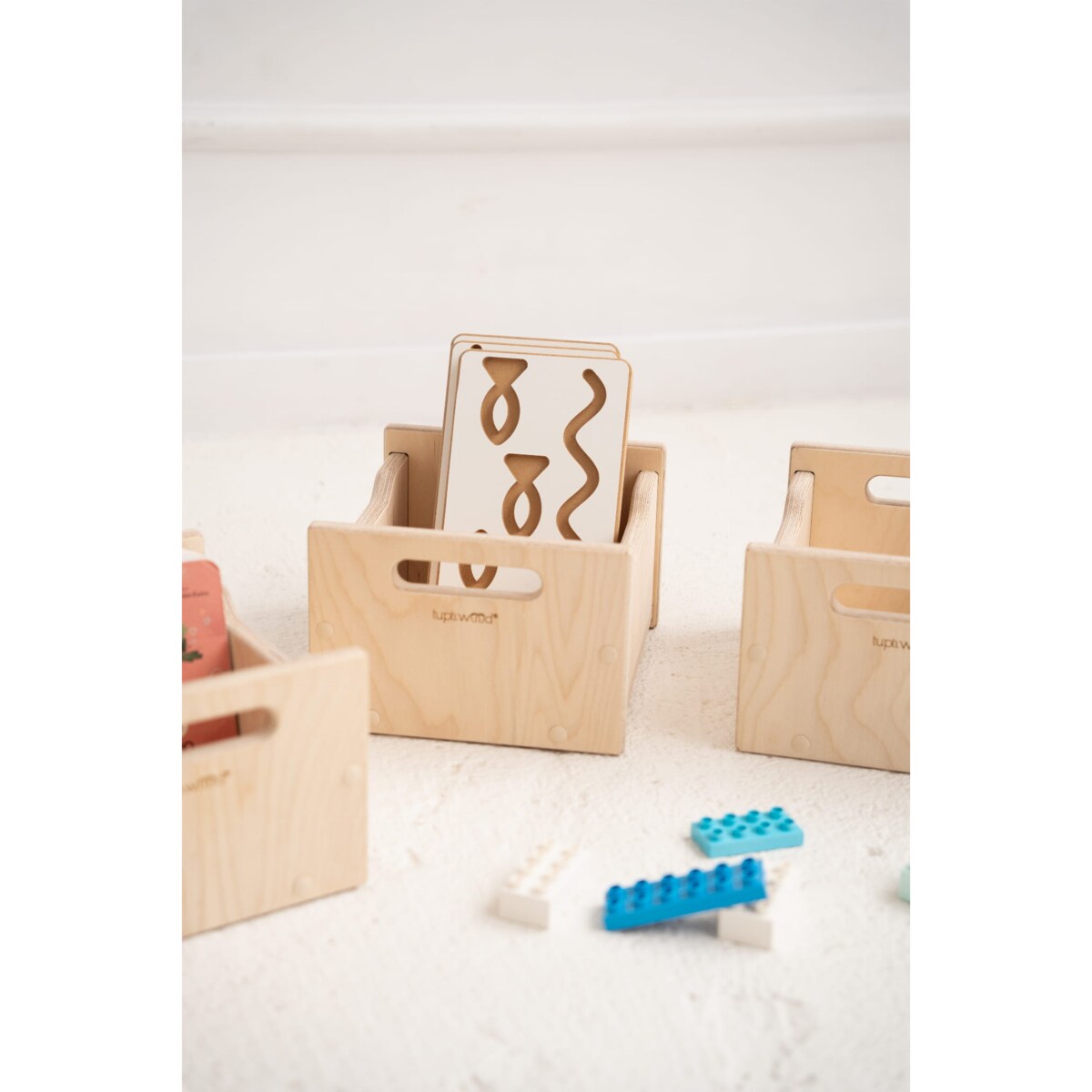 Mały BOX drewniana skrzynka na zabawki i inne cuda