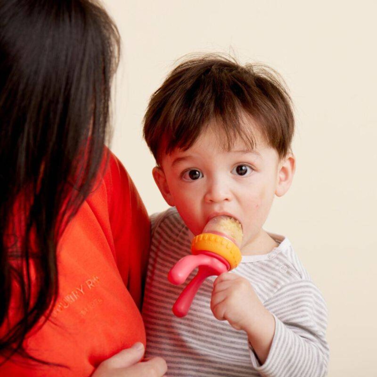 Gryzak dla niemowlaka 5m+ do podawania owoców i pokarmu piwonia b.box