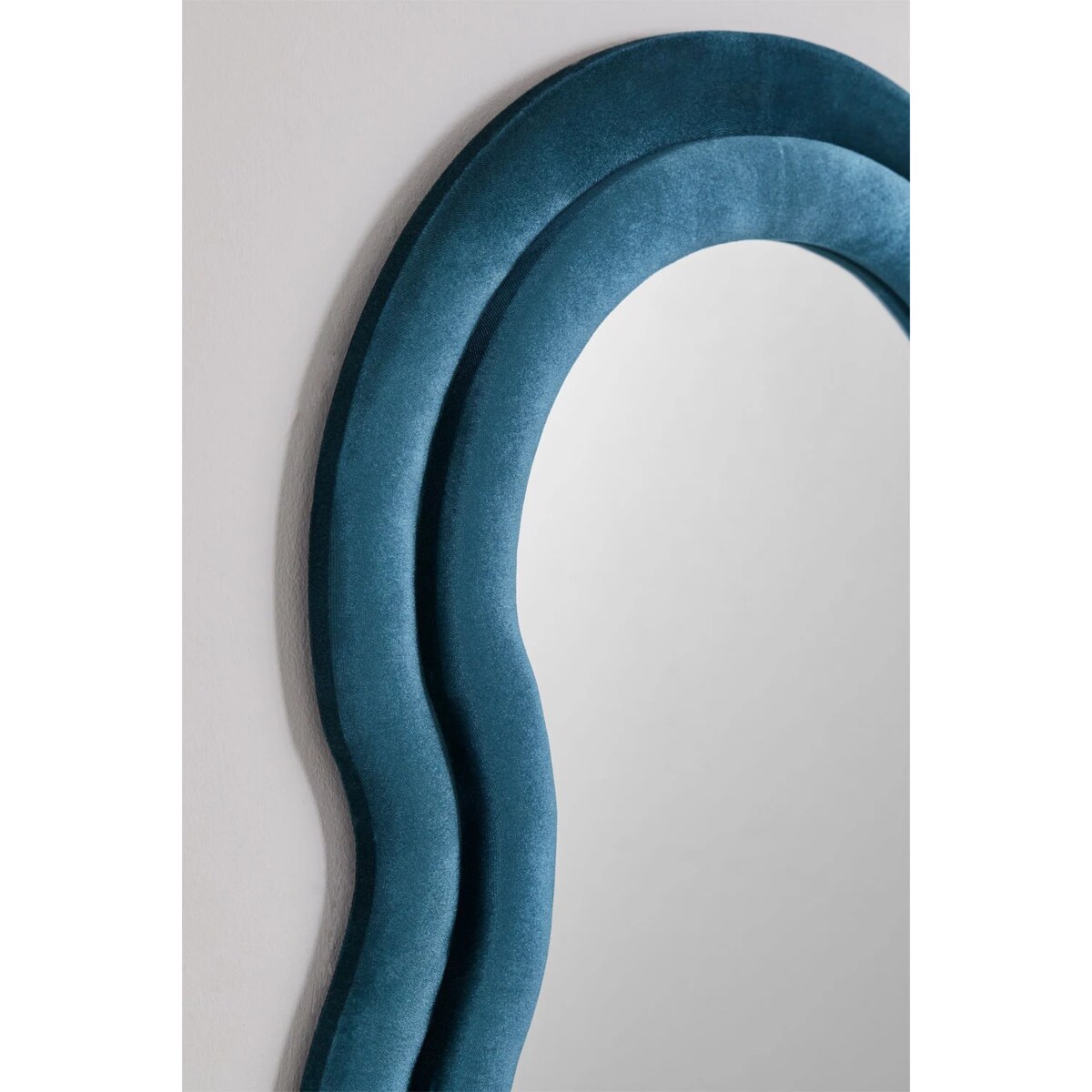 Lustro w falistej ramie aksamit niebieski 160x60 cm