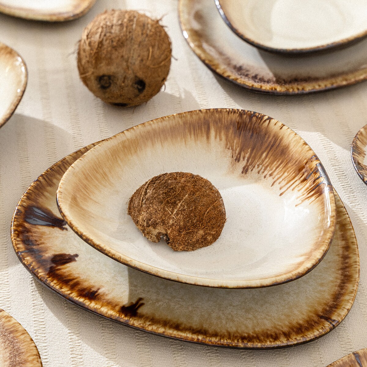 Konsimo PRIMA Zestaw obiadowo-śniadaniowo-kawowy 6 os. (60 el.), jasnobeżowy