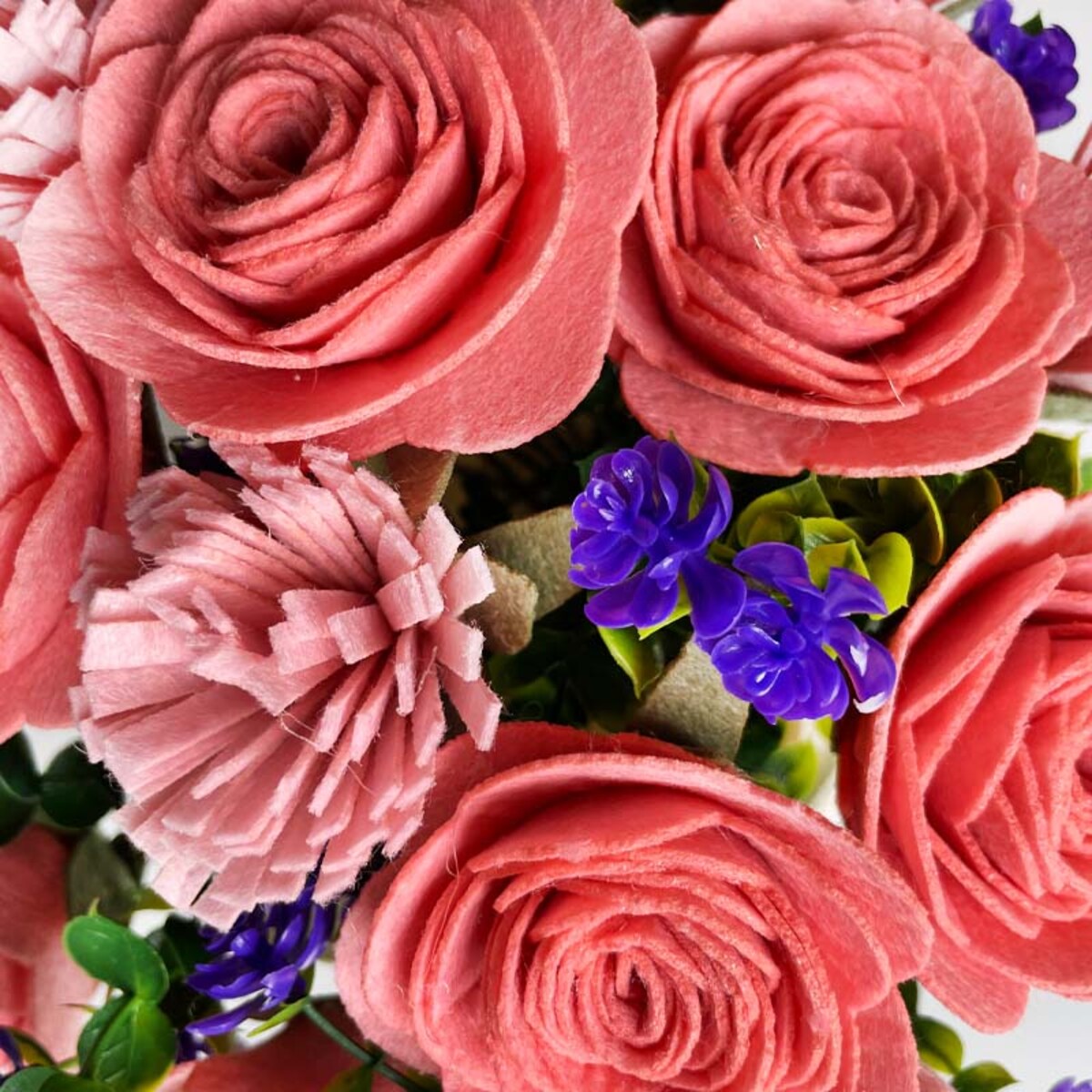 Kwiaty w koszyku DIY - Róże różowe