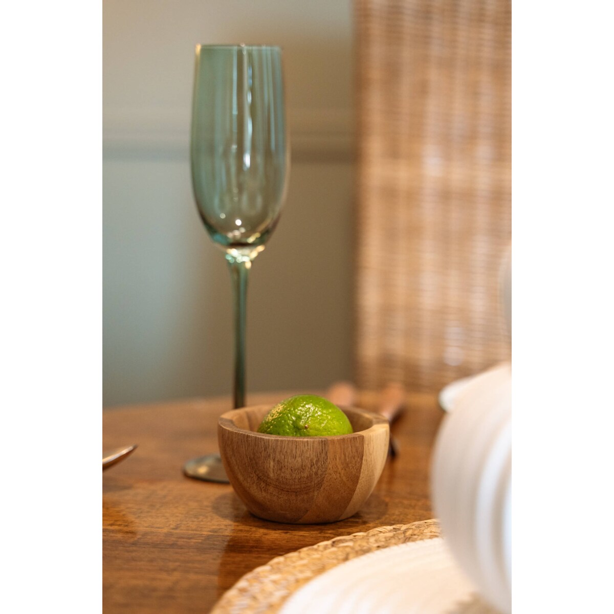 Miseczki do przekąsek na podstawce z drewna akacjowego, 4 elementy