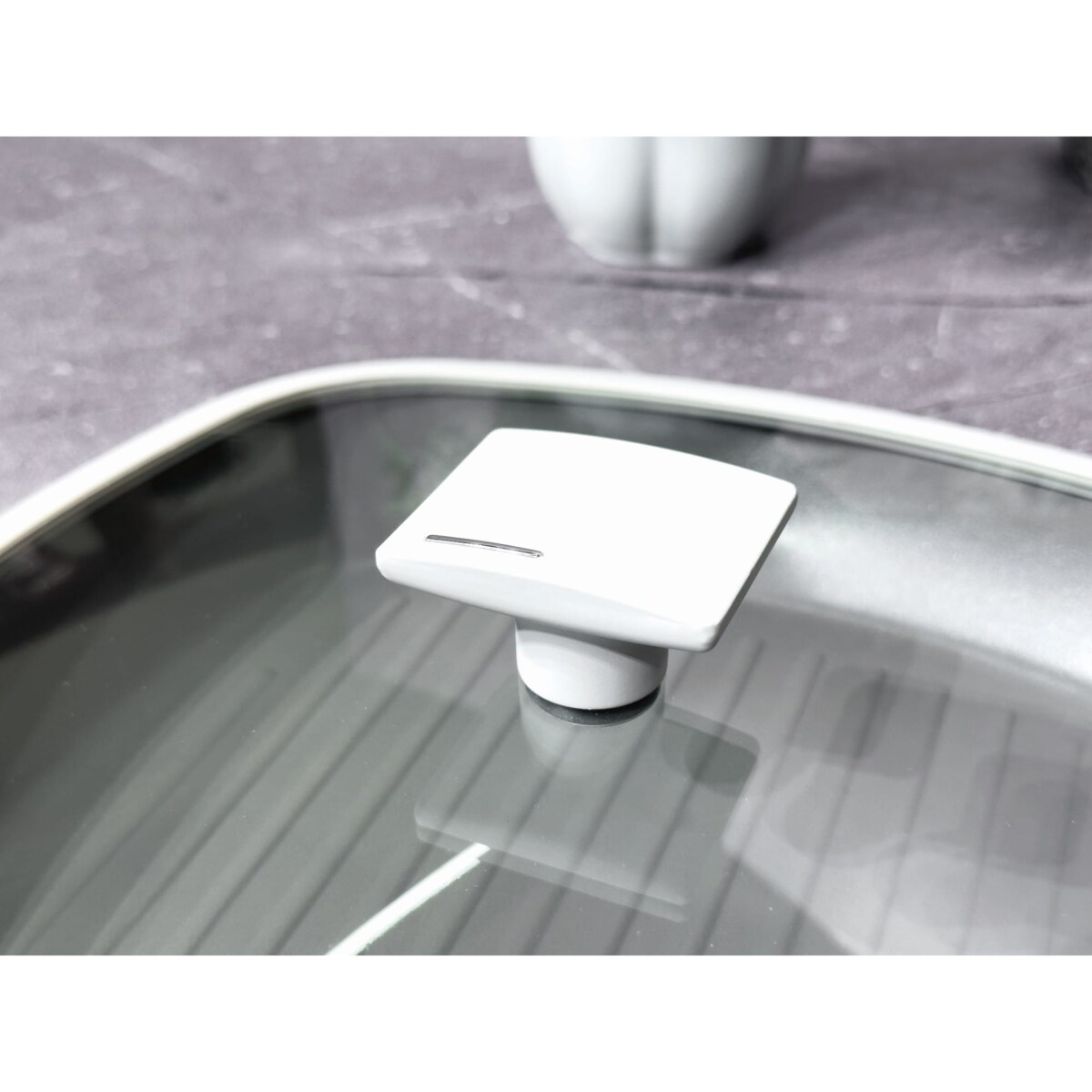 Patelnia grillowa z pokrywką z powłoką tytanową kwadratowa 28x28cm BERLINGER HAUS Aspen