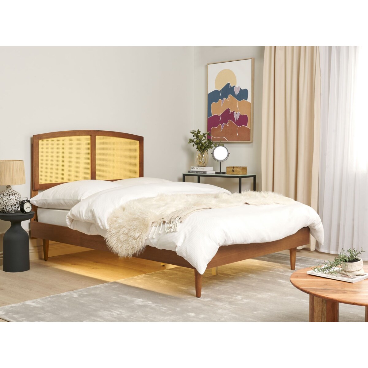 Łóżko LED Rattan VARZY 140 x 200 cm Brązowy