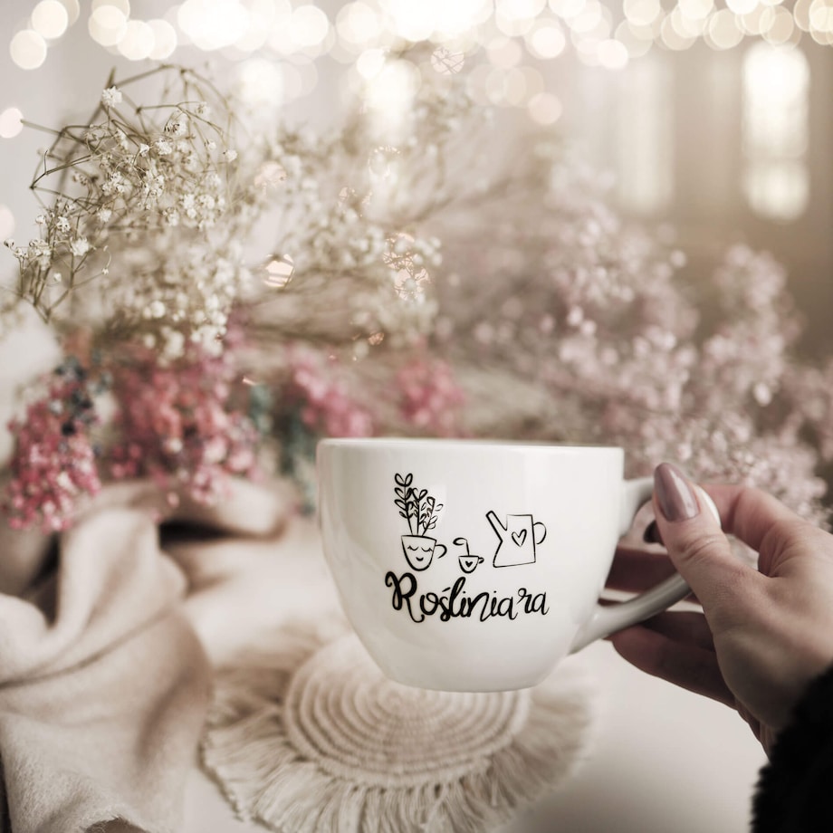 Biały kubek porcelanowy 500 ml - napis Rośliniara dla miłośniczki roślin na urodziny