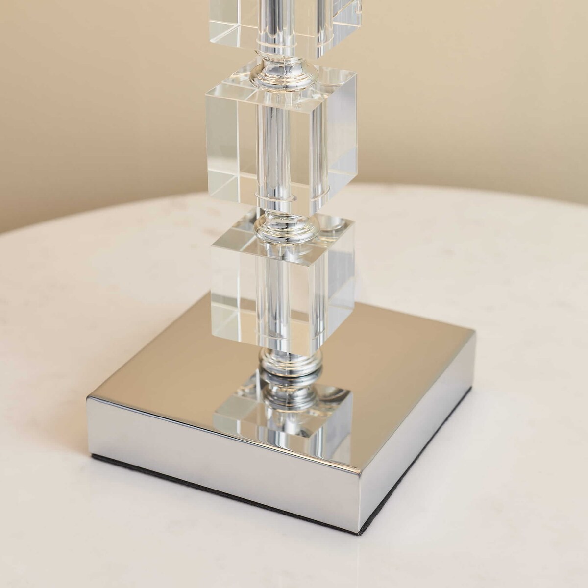 Nowoczesna lampa stołowa Murford 96940-TLCH Endon abażur tkanina metal biały