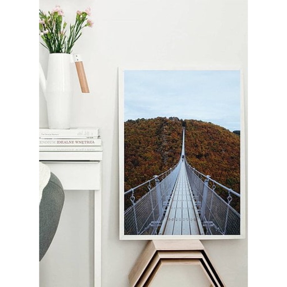 Poster Story, Plakat, Obraz - Most Wiszący na Tle Jesiennego Krajobrazu, wymiary 50 x 70 cm