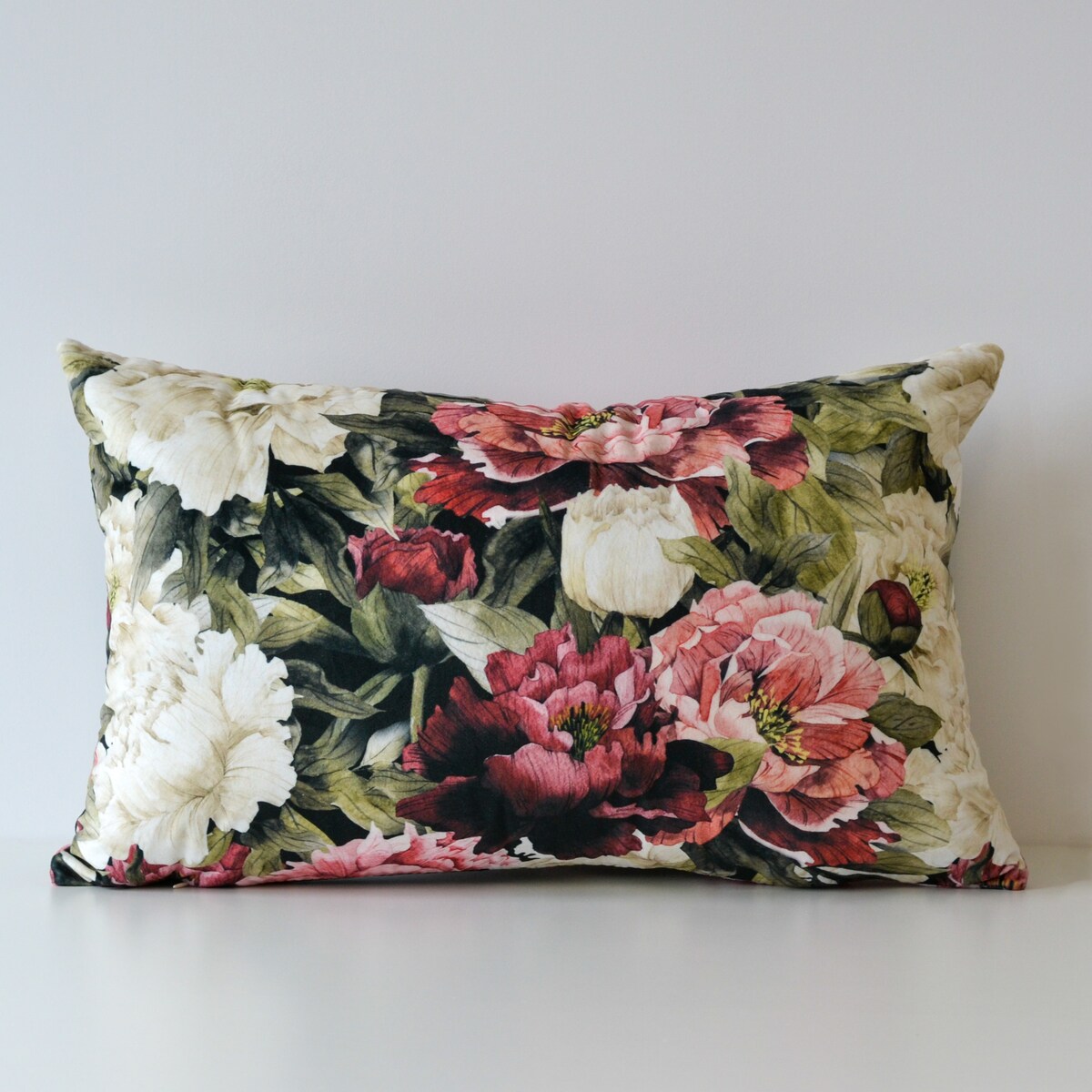 Prostokątna poszewka w kwiaty 40x60 piwonie