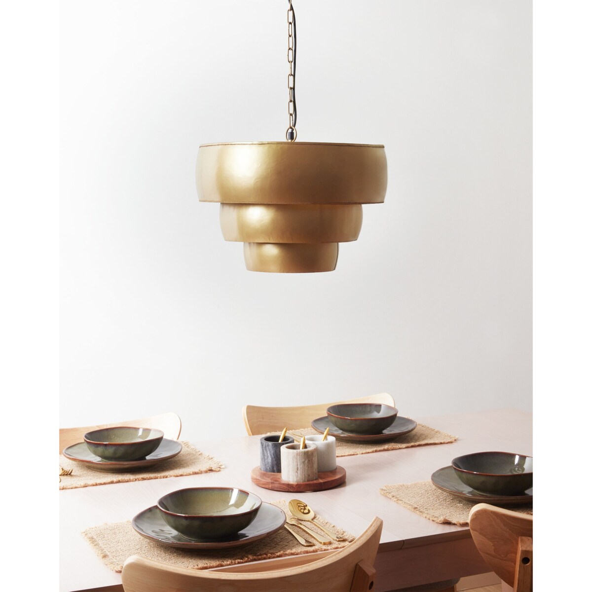 Lampa wisząca metalowa złota MBANGO