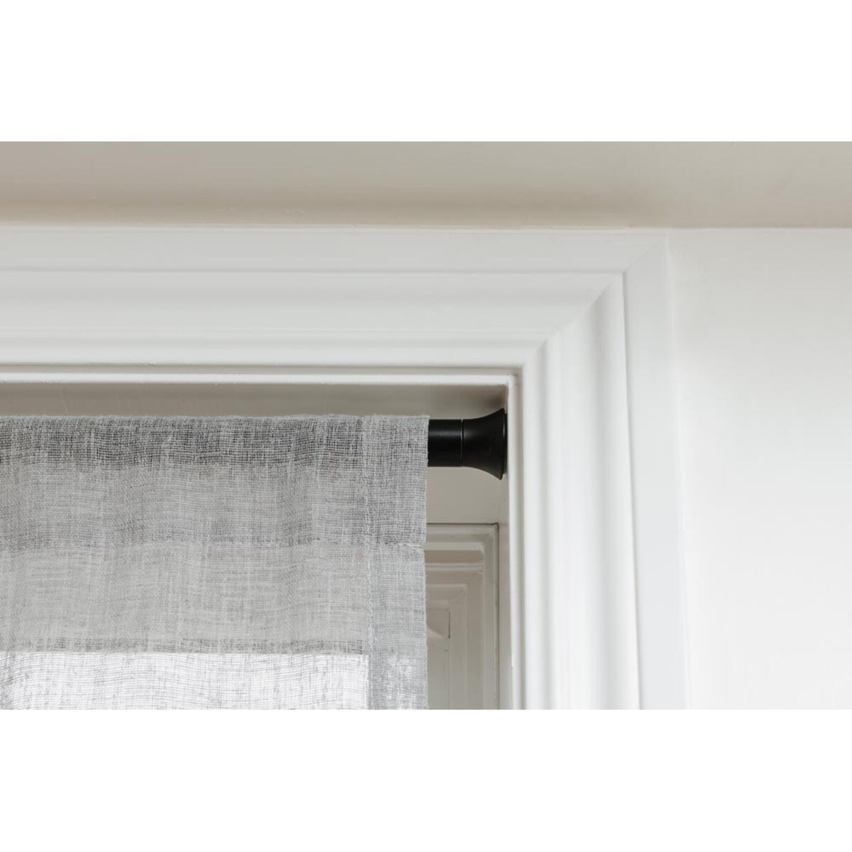 Karnisz rozporowy czarny mat, 137-229 cm, Umbra