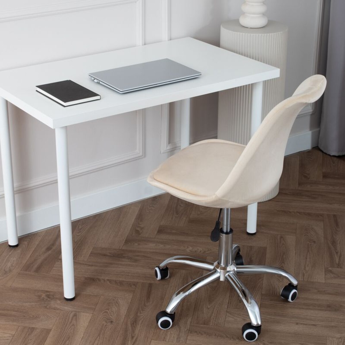 Krzesło biurowe fotel obrotowy welurowy pikowany beżowy do biurka