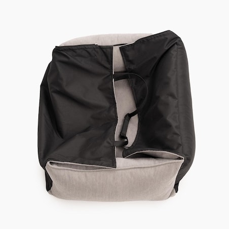 Fotelik do samochodu "Zrobiony na szaro"