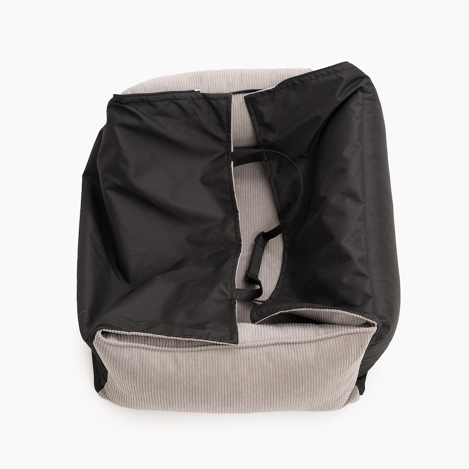 Fotelik do samochodu "Zrobiony na szaro"