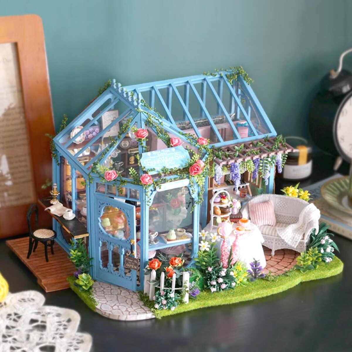 Miniaturowy domek - Różana herbaciarnia