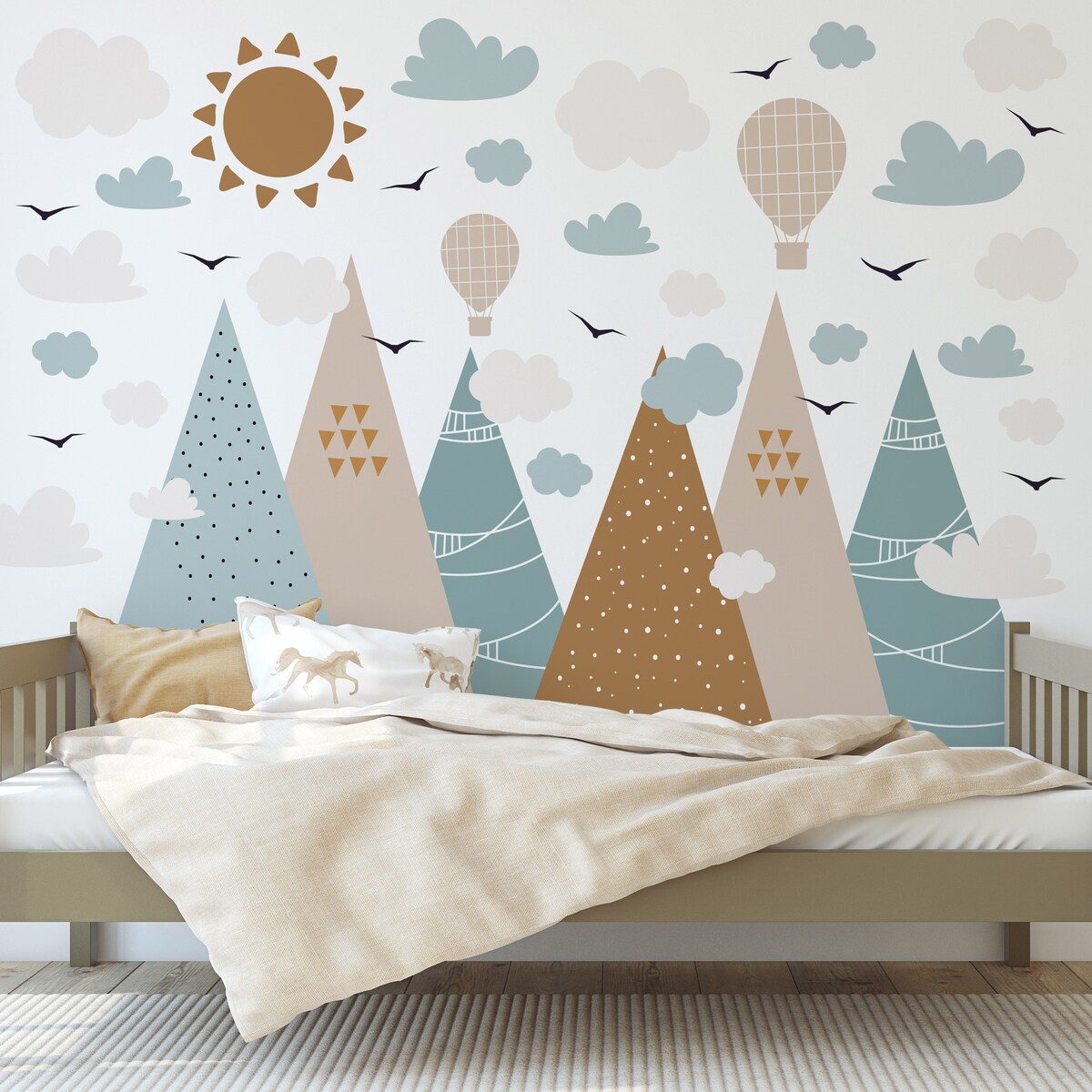 ZESTAW NAKLEJEK NA ŚCIANĘ DLA DZIECI KOLOROWE GÓRY CHMURY PTAKI STYL BOHO