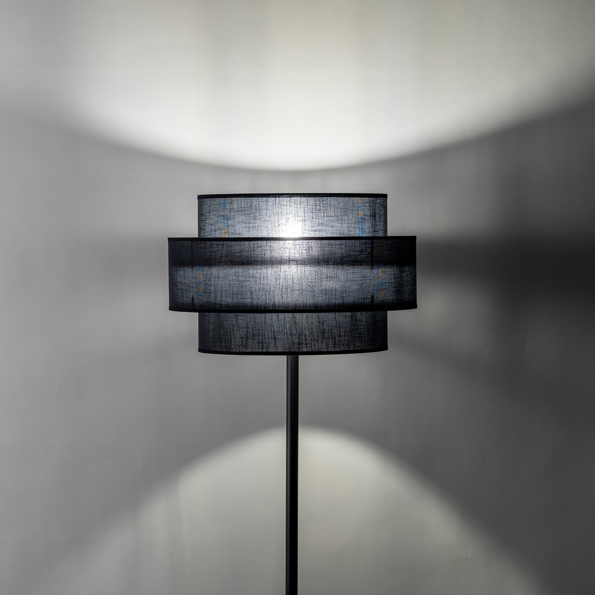 Lampa podłogowa czarna CALISTO BLACK TK Lighting E27 z dużym abażurem 50 cm 155 cm do salonu sypialni