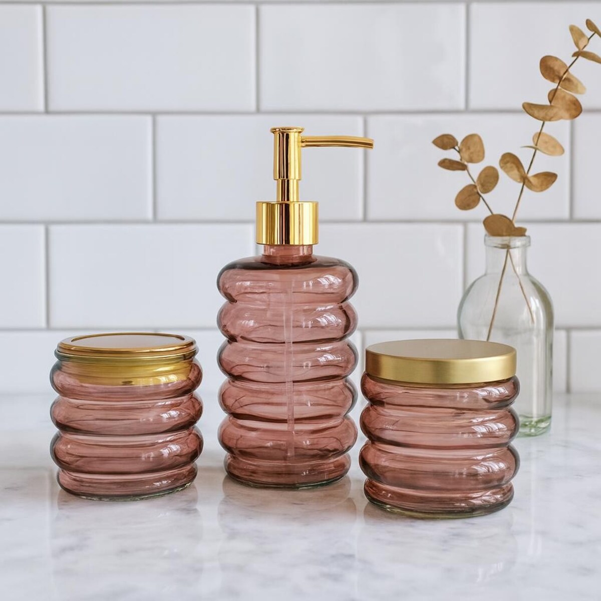 Zestaw łazienkowy szklany - dozownik, kubek i pojemnik 19x8,5 cm IMPOSTATO różowy