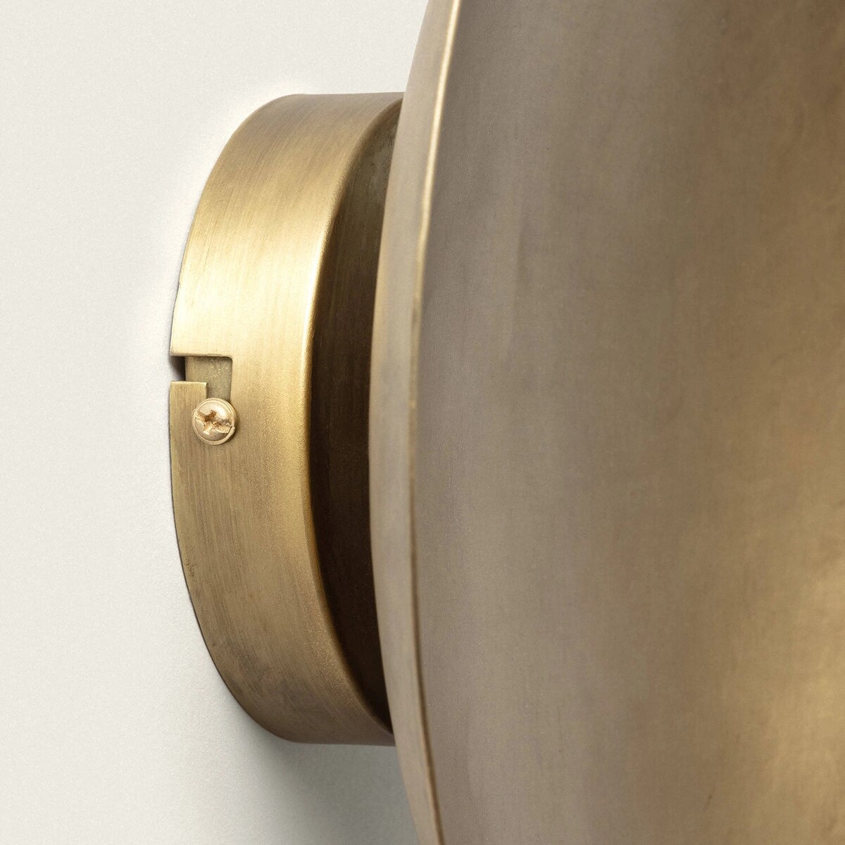 Lampa ścienna, kinkiet z metalu, stare złoto Anusha