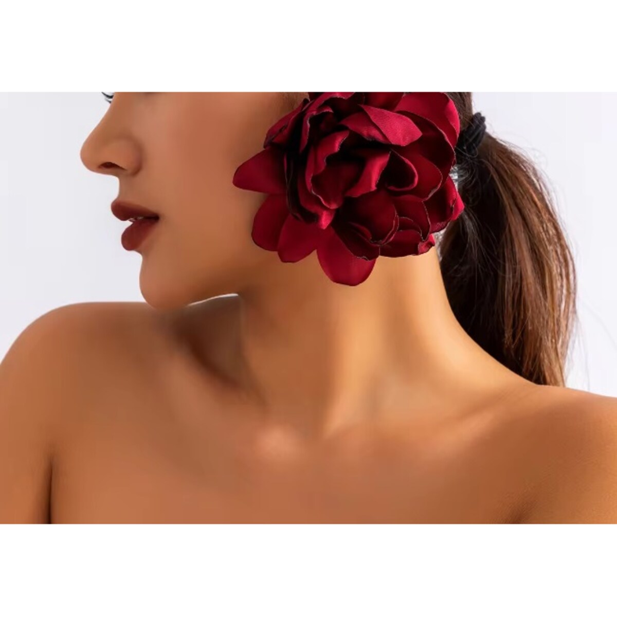 Kolczyki czerwone bordowe kwiatowe satynowe płatki