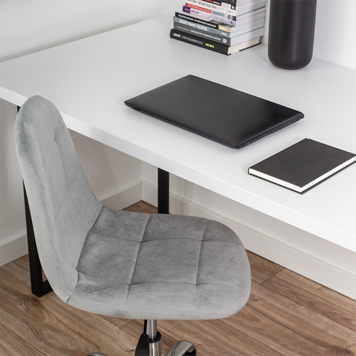 Krzesło biurowe obrotowe nowoczesne pikowane szare