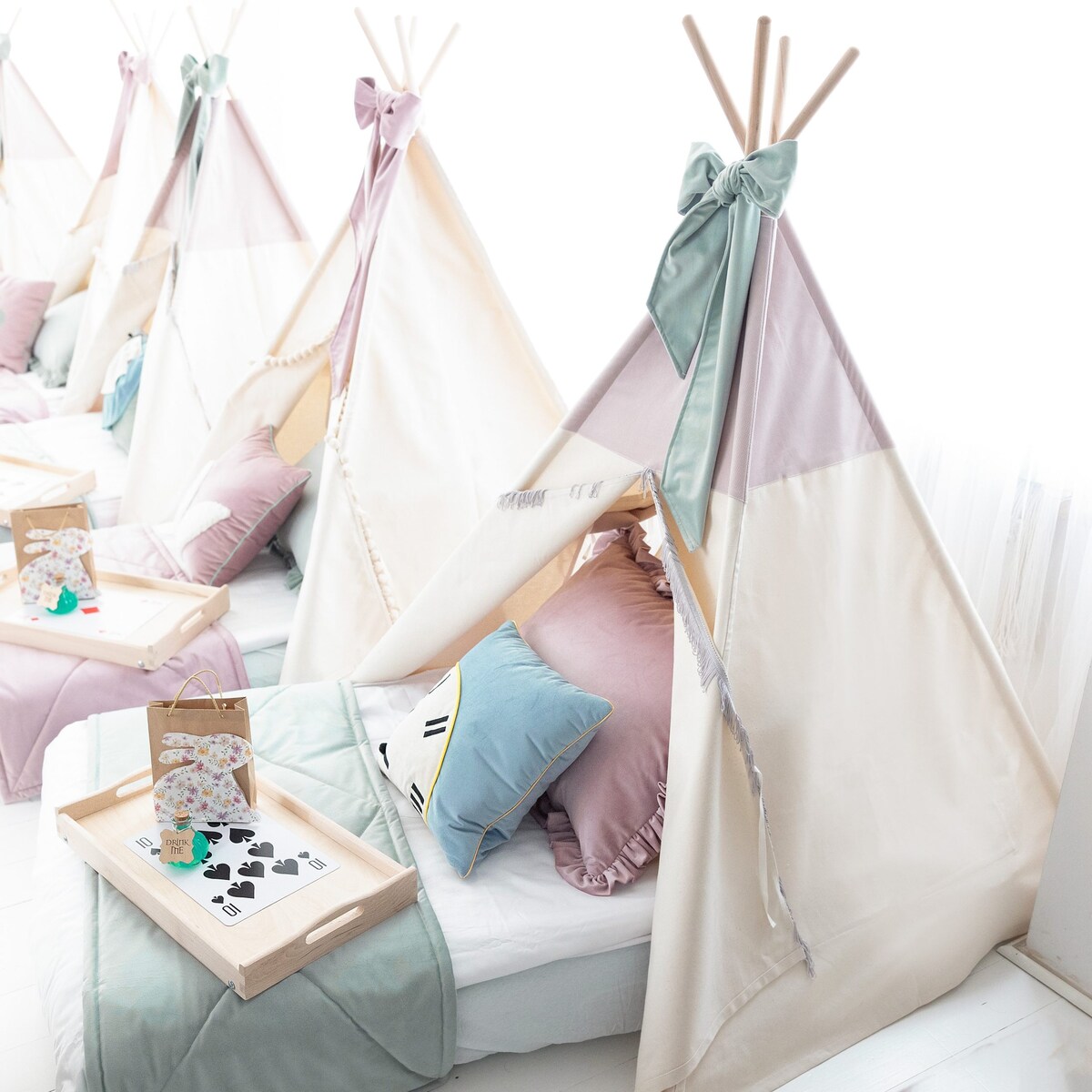 Zielona poduszka z serduszkiem, Pink Heart