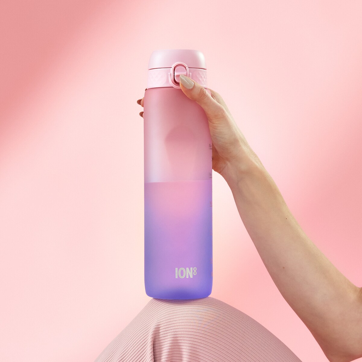 Butelka ION8 I8RF1000PPRMOT Motivator (Gradient Periwinkle/Rose Quartz)
