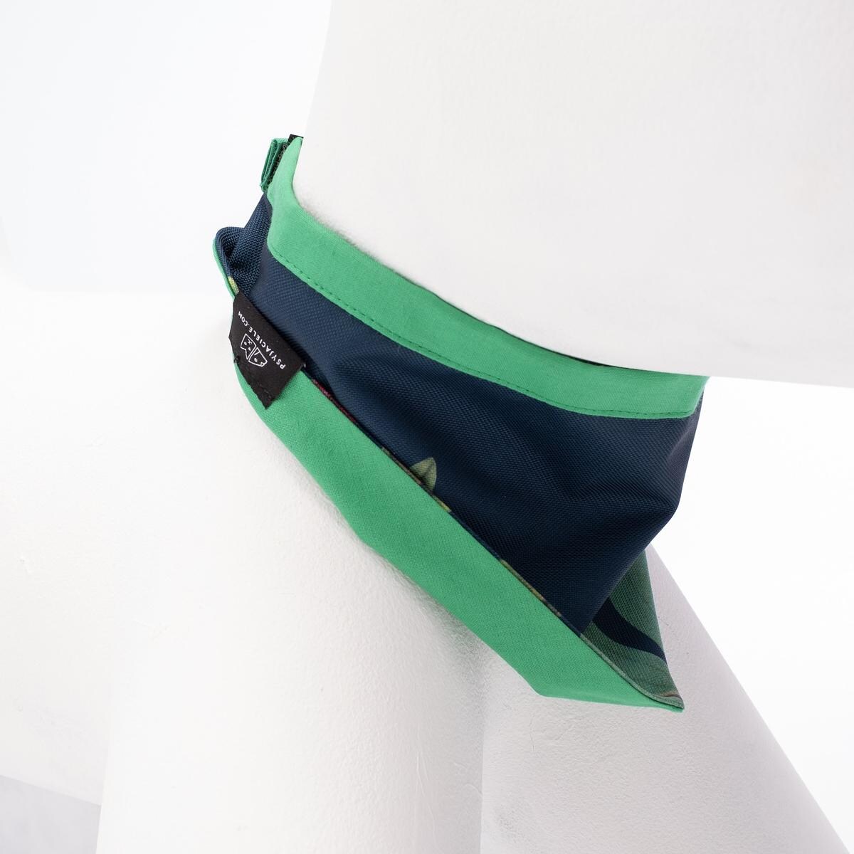 Bandanka "Psikolaż" - Rozmiar: M, Rodzaj: Zapinana na szyi